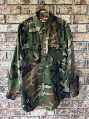 Men’s Vintage Winchester Camouflage Shirt Size Large Long Sleeves Mint Condition